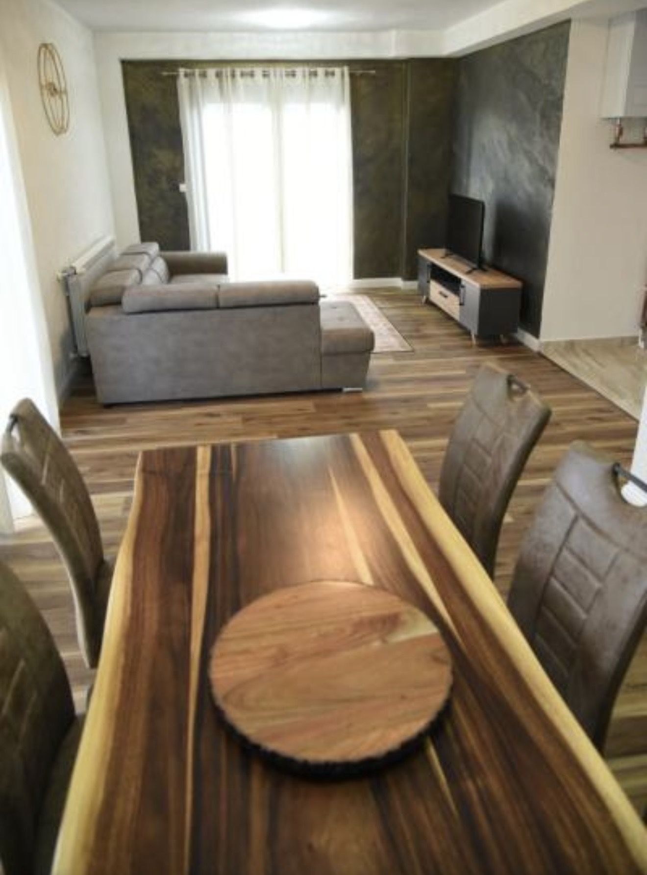 Apartman sa balkonom
