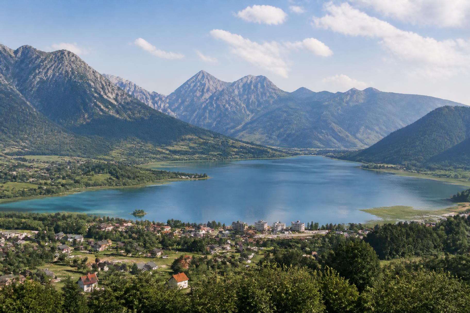 Plavsko jezero u okolini hotela Cattleya